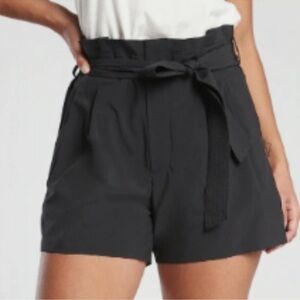 NWT Athleta Black Skyline Short II Size 18 Tie Front Paper Bag Waist